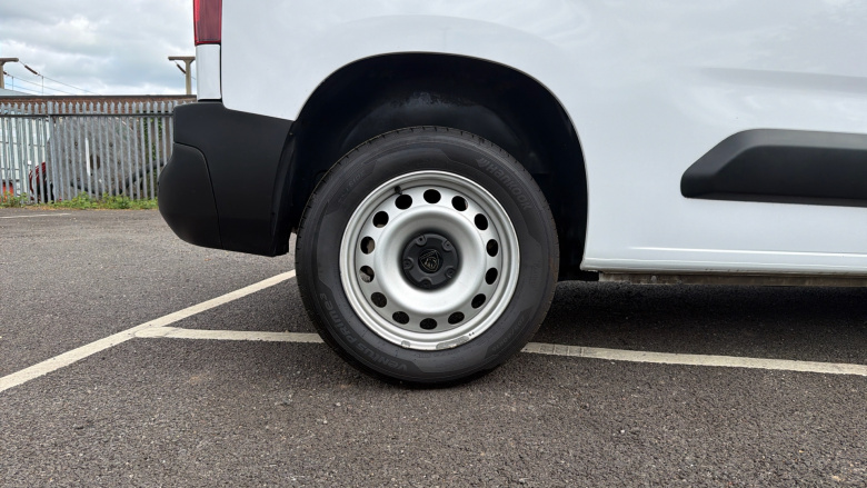 Peugeot Partner Standard Diesel 1.5 BlueHDi 130 Professional Van EAT8